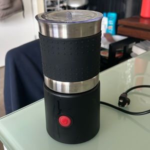 Bodum black bistro electric milk frother